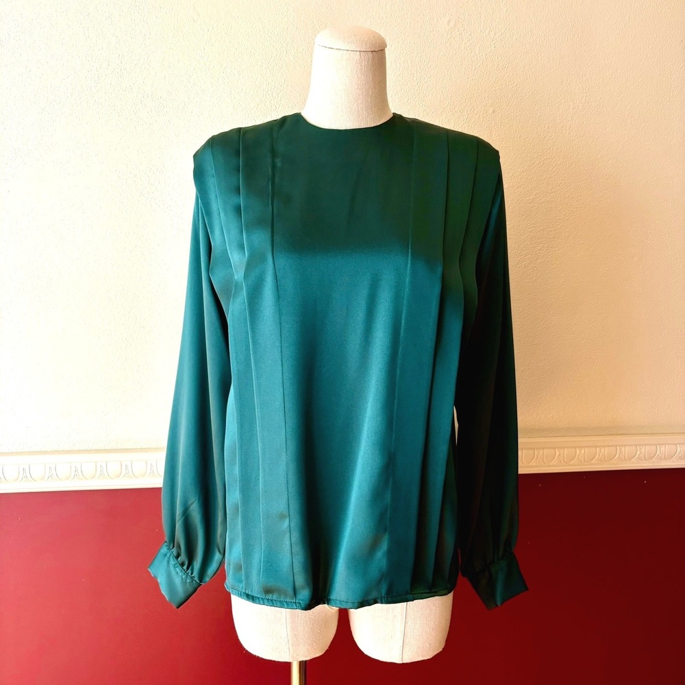 Vintage JH Collectibles Emerald Green Satin Pleated Blouse 6P Timeless Capsule